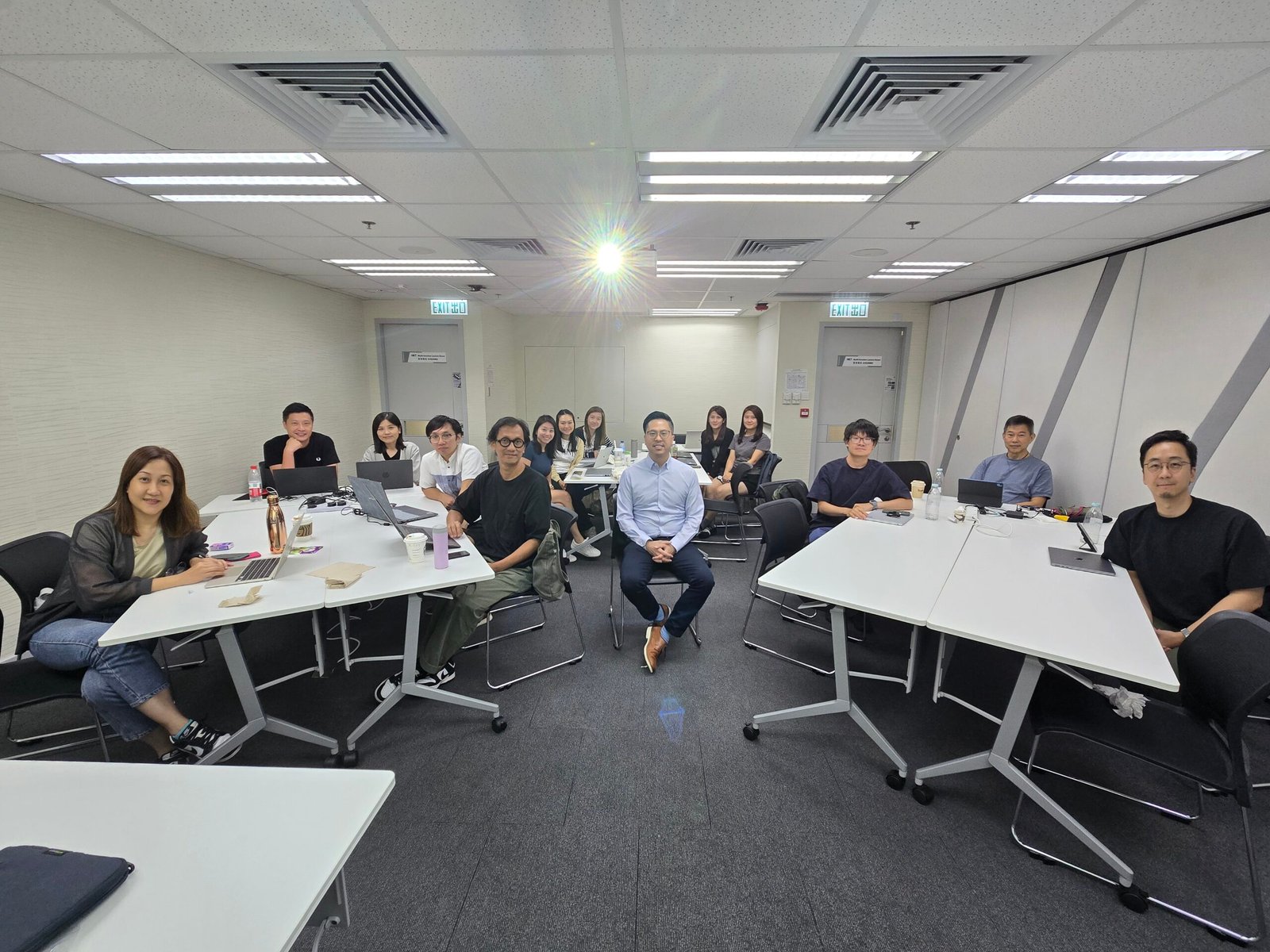 AI 升級轉型香港AI培訓, Corporate AI training 香港 AI 教育, 應用 AI 課程，AI人工智能課程，AI技能提升，AI Upskilling，初學者AI課程，Beginner AI Courses